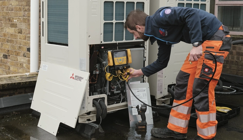 Heating and Heat Pump Installation - professional air conditioning service by Aircon Elite in Welwyn Garden City